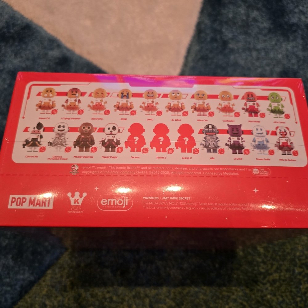 2025 Mega Space Molly Emoji Sealed Case 100% - Picture 2 of 5